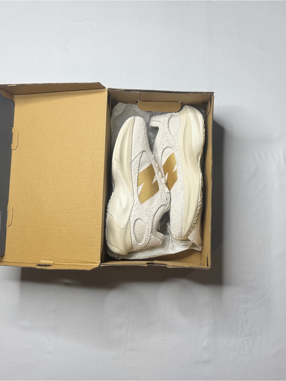 New Balance WRPD Runner Women’s size 8
Sneakers Linen Dolce Sea Salt Tan
